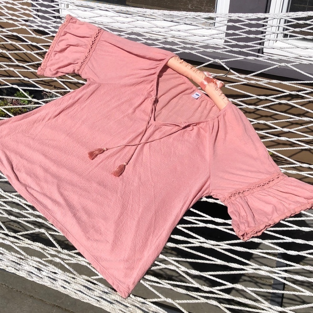 L old navy dusty pink hippy boho top. Super stretchy. Fits like an XL